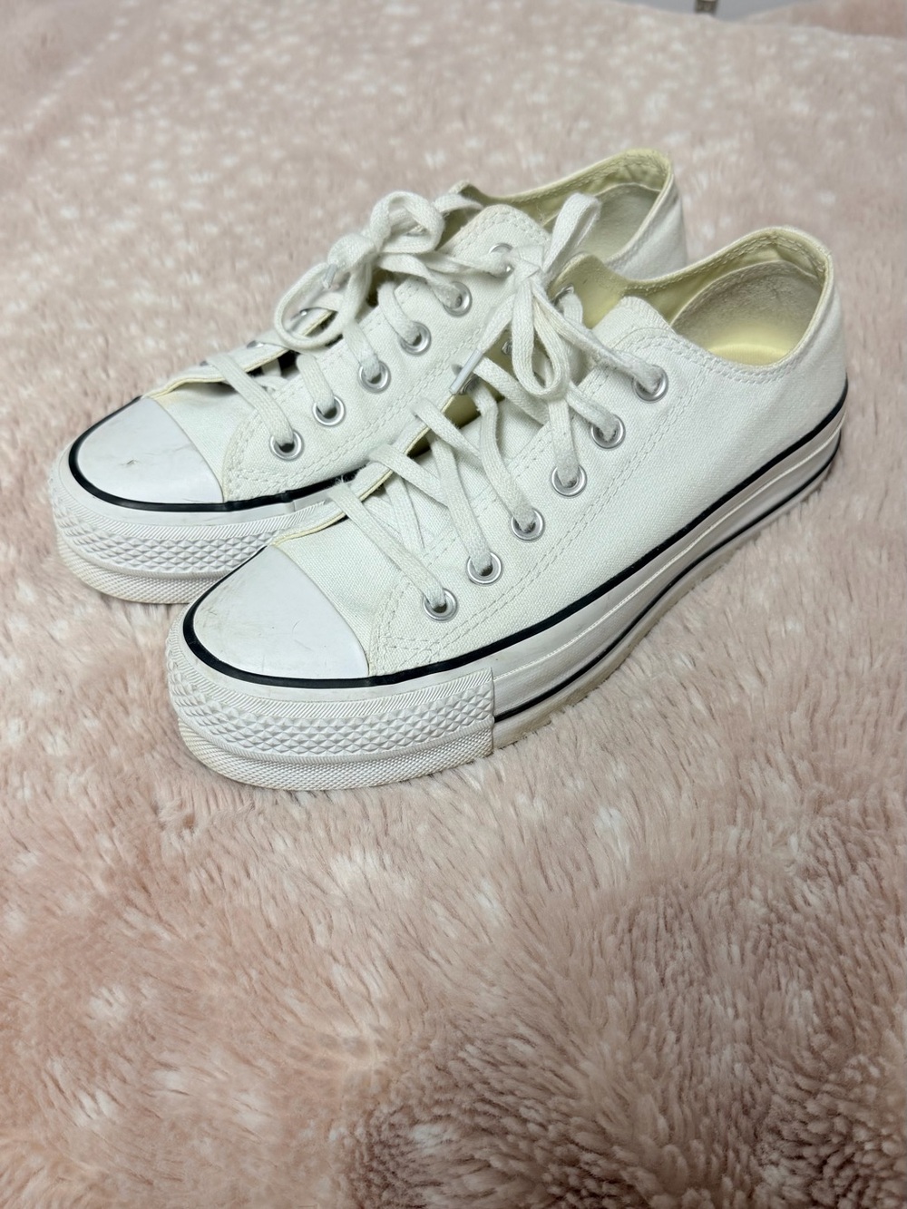 Womans White Low-Top Canvas Sneakers